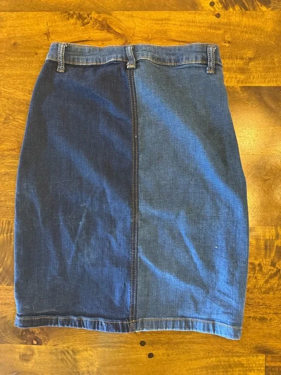 Blue Patchwork Denim Button-Front Pencil Skirt - Picture 4 of 4